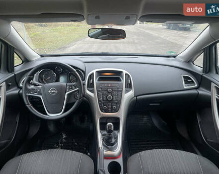 Черный Опель Астра, объемом двигателя 1.4 л и пробегом 210 тыс. км за 5900 $, фото 17 на Automoto.ua