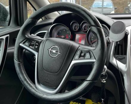 Черный Опель Астра, объемом двигателя 1.7 л и пробегом 285 тыс. км за 8700 $, фото 13 на Automoto.ua