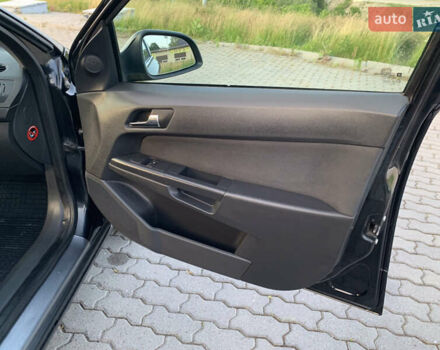 Черный Опель Астра, объемом двигателя 1.6 л и пробегом 231 тыс. км за 5800 $, фото 18 на Automoto.ua