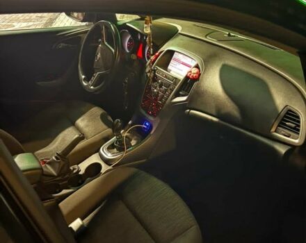 Черный Опель Астра, объемом двигателя 1.7 л и пробегом 275 тыс. км за 7600 $, фото 5 на Automoto.ua