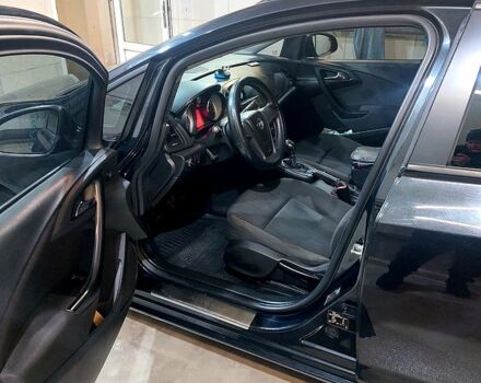 Черный Опель Астра, объемом двигателя 1.7 л и пробегом 338 тыс. км за 6300 $, фото 4 на Automoto.ua
