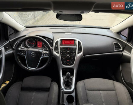 Черный Опель Астра, объемом двигателя 1.7 л и пробегом 258 тыс. км за 6999 $, фото 3 на Automoto.ua