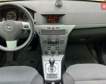 Черный Опель Астра, объемом двигателя 1.6 л и пробегом 145 тыс. км за 6400 $, фото 22 на Automoto.ua