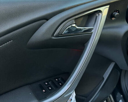 Чорний Опель Астра, об'ємом двигуна 1.69 л та пробігом 194 тис. км за 8000 $, фото 6 на Automoto.ua