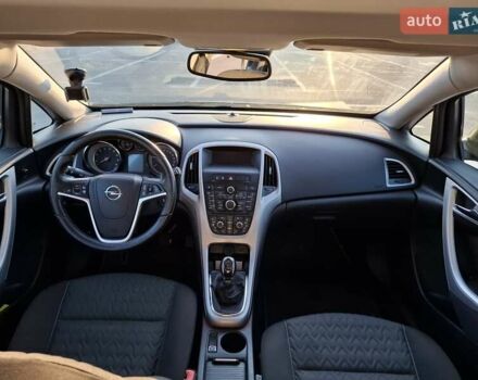 Черный Опель Астра, объемом двигателя 1.4 л и пробегом 236 тыс. км за 8200 $, фото 3 на Automoto.ua