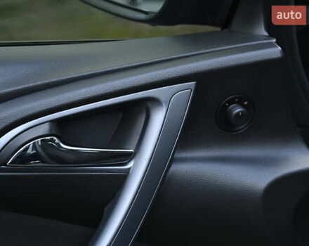 Чорний Опель Астра, об'ємом двигуна 1.96 л та пробігом 238 тис. км за 8400 $, фото 13 на Automoto.ua