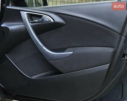 Опель Астра 2014 у Бердичеве на Automoto.ua Чорний Опель Астра, об'ємом двигуна 1.96 л та пробігом 238 тис. км за 8700 $, фото 27 на Automoto.ua