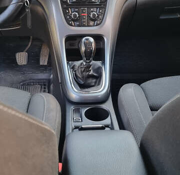 Черный Опель Астра, объемом двигателя 1.6 л и пробегом 235 тыс. км за 7700 $, фото 7 на Automoto.ua