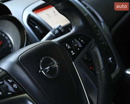 Опель Астра 2014 у Бердичеве на Automoto.ua Чорний Опель Астра, об'ємом двигуна 1.96 л та пробігом 238 тис. км за 8700 $, фото 15 на Automoto.ua