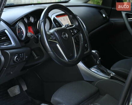 Опель Астра 2014 у Бердичеве на Automoto.ua Чорний Опель Астра, об'ємом двигуна 1.96 л та пробігом 238 тис. км за 8700 $, фото 14 на Automoto.ua