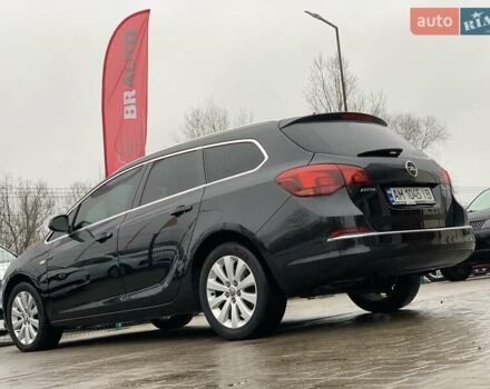 Черный Опель Астра, объемом двигателя 1.7 л и пробегом 326 тыс. км за 8655 $, фото 17 на Automoto.ua