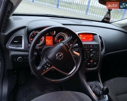 Чорний Опель Астра, об'ємом двигуна 1.6 л та пробігом 200 тис. км за 8599 $, фото 3 на Automoto.ua