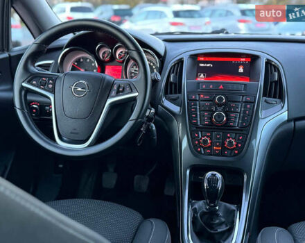 Опель Астра 2015 у Дрогобичі на Automoto.ua Чорний Опель Астра, об'ємом двигуна 1.6 л та пробігом 196 тис. км за 8550 $, фото 73 на Automoto.ua
