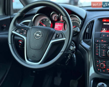 Опель Астра 2015 у Дрогобичі на Automoto.ua Чорний Опель Астра, об'ємом двигуна 1.6 л та пробігом 196 тис. км за 8550 $, фото 78 на Automoto.ua