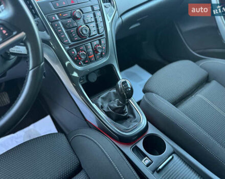 Опель Астра 2015 у Дрогобичі на Automoto.ua Чорний Опель Астра, об'ємом двигуна 1.6 л та пробігом 196 тис. км за 8550 $, фото 43 на Automoto.ua