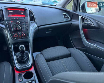 Опель Астра 2015 у Дрогобичі на Automoto.ua Чорний Опель Астра, об'ємом двигуна 1.6 л та пробігом 196 тис. км за 8550 $, фото 85 на Automoto.ua