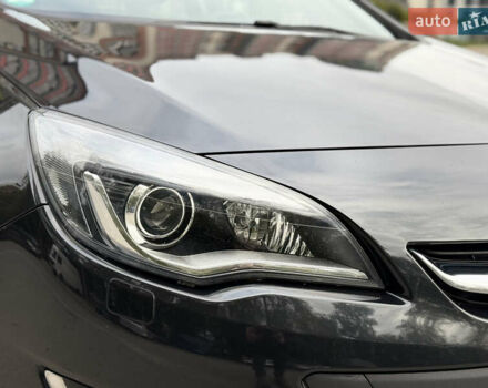 Черный Опель Астра, объемом двигателя 1.6 л и пробегом 243 тыс. км за 10350 $, фото 12 на Automoto.ua