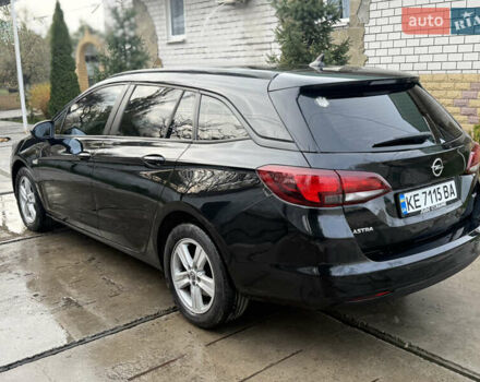Черный Опель Астра, объемом двигателя 1.6 л и пробегом 173 тыс. км за 12000 $, фото 5 на Automoto.ua