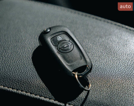 Чорний Опель Астра, об'ємом двигуна 1.6 л та пробігом 222 тис. км за 13000 $, фото 44 на Automoto.ua