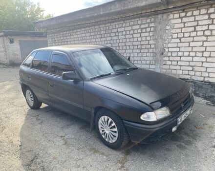 Черный Опель Астра, объемом двигателя 1.6 л и пробегом 256 тыс. км за 1400 $, фото 1 на Automoto.ua