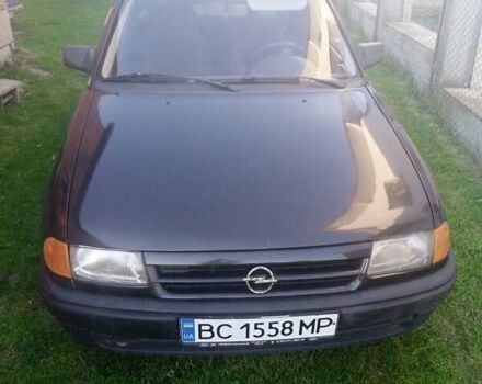 Чорний Опель Астра, об'ємом двигуна 1.6 л та пробігом 466 тис. км за 1800 $, фото 1 на Automoto.ua