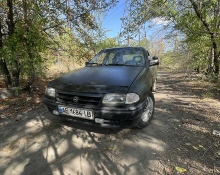Черный Опель Астра, объемом двигателя 1.6 л и пробегом 308 тыс. км за 799 $, фото 1 на Automoto.ua