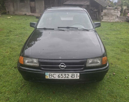 Черный Опель Астра, объемом двигателя 1.4 л и пробегом 350 тыс. км за 1500 $, фото 1 на Automoto.ua