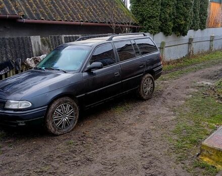 Черный Опель Астра, объемом двигателя 1.9 л и пробегом 0 тыс. км за 1500 $, фото 1 на Automoto.ua