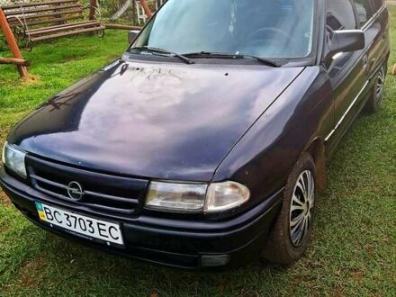 Черный Опель Астра, объемом двигателя 1.6 л и пробегом 270 тыс. км за 1750 $, фото 1 на Automoto.ua