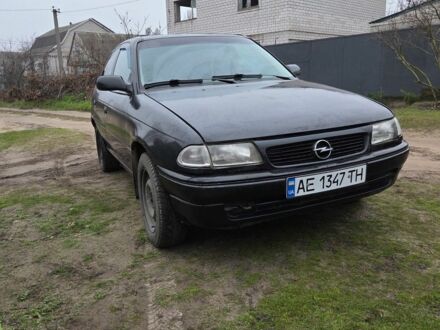 Чорний Опель Астра, об'ємом двигуна 1.6 л та пробігом 350 тис. км за 1800 $, фото 1 на Automoto.ua