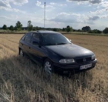 Чорний Опель Астра, об'ємом двигуна 1.6 л та пробігом 340 тис. км за 2000 $, фото 1 на Automoto.ua