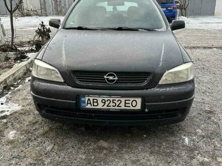 Черный Опель Астра, объемом двигателя 1.6 л и пробегом 200 тыс. км за 2700 $, фото 1 на Automoto.ua