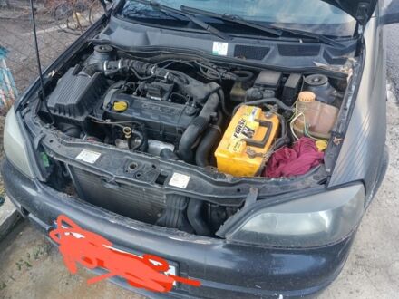 Черный Опель Астра, объемом двигателя 5 л и пробегом 330 тыс. км за 850 $, фото 1 на Automoto.ua