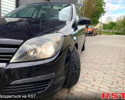 Черный Опель Астра, объемом двигателя 1.6 л и пробегом 204 тыс. км за 2900 $, фото 1 на Automoto.ua