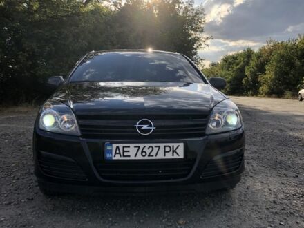 Черный Опель Астра, объемом двигателя 1.6 л и пробегом 230 тыс. км за 4700 $, фото 1 на Automoto.ua