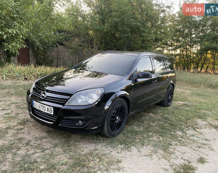 Черный Опель Астра, объемом двигателя 1.8 л и пробегом 250 тыс. км за 3700 $, фото 1 на Automoto.ua