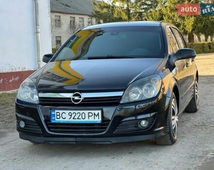 Черный Опель Астра, объемом двигателя 1.6 л и пробегом 305 тыс. км за 4000 $, фото 1 на Automoto.ua