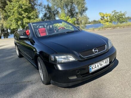 Черный Опель Астра, объемом двигателя 2.2 л и пробегом 330 тыс. км за 3800 $, фото 1 на Automoto.ua