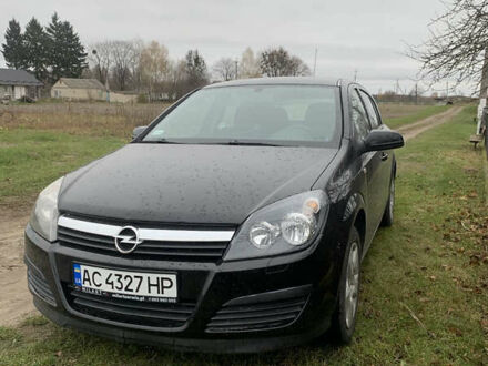 Черный Опель Астра, объемом двигателя 1.6 л и пробегом 260 тыс. км за 4000 $, фото 1 на Automoto.ua