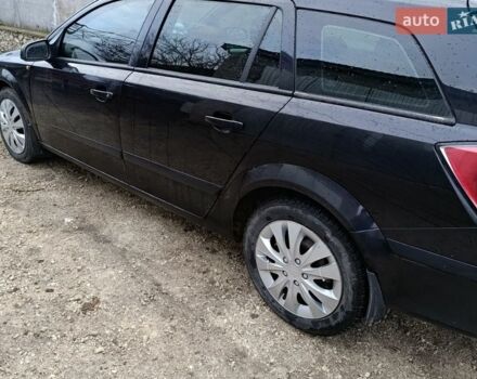 Черный Опель Астра, объемом двигателя 1.7 л и пробегом 268 тыс. км за 3600 $, фото 1 на Automoto.ua