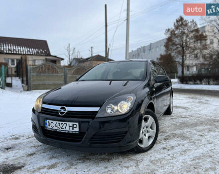 Черный Опель Астра, объемом двигателя 1.6 л и пробегом 260 тыс. км за 4000 $, фото 1 на Automoto.ua