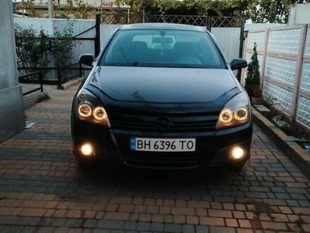 Черный Опель Астра, объемом двигателя 1.6 л и пробегом 300 тыс. км за 3200 $, фото 1 на Automoto.ua