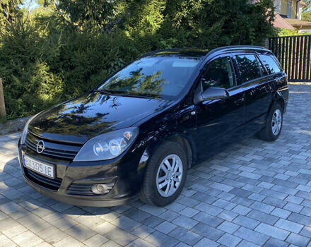 Черный Опель Астра, объемом двигателя 1.6 л и пробегом 200 тыс. км за 5200 $, фото 1 на Automoto.ua