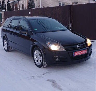 Черный Опель Астра, объемом двигателя 1.6 л и пробегом 226 тыс. км за 5300 $, фото 1 на Automoto.ua