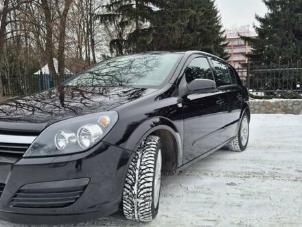 Черный Опель Астра, объемом двигателя 1.6 л и пробегом 240 тыс. км за 5150 $, фото 1 на Automoto.ua