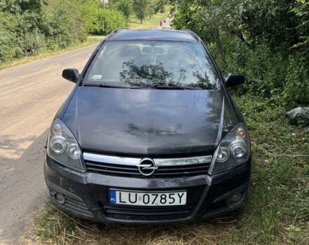 Черный Опель Астра, объемом двигателя 1.9 л и пробегом 370 тыс. км за 1350 $, фото 1 на Automoto.ua