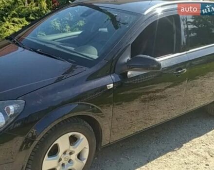 Черный Опель Астра, объемом двигателя 1.8 л и пробегом 170 тыс. км за 4700 $, фото 1 на Automoto.ua