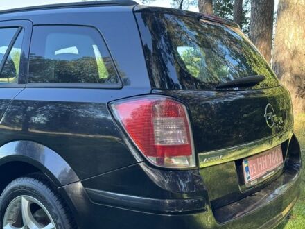 Черный Опель Астра, объемом двигателя 1.6 л и пробегом 228 тыс. км за 4450 $, фото 1 на Automoto.ua