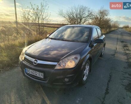 Чорний Опель Астра, об'ємом двигуна 1.6 л та пробігом 352 тис. км за 4100 $, фото 1 на Automoto.ua