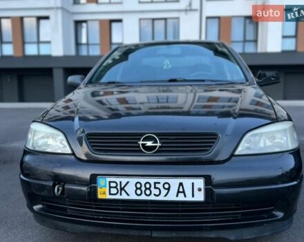 Черный Опель Астра, объемом двигателя 1.6 л и пробегом 245 тыс. км за 3600 $, фото 1 на Automoto.ua